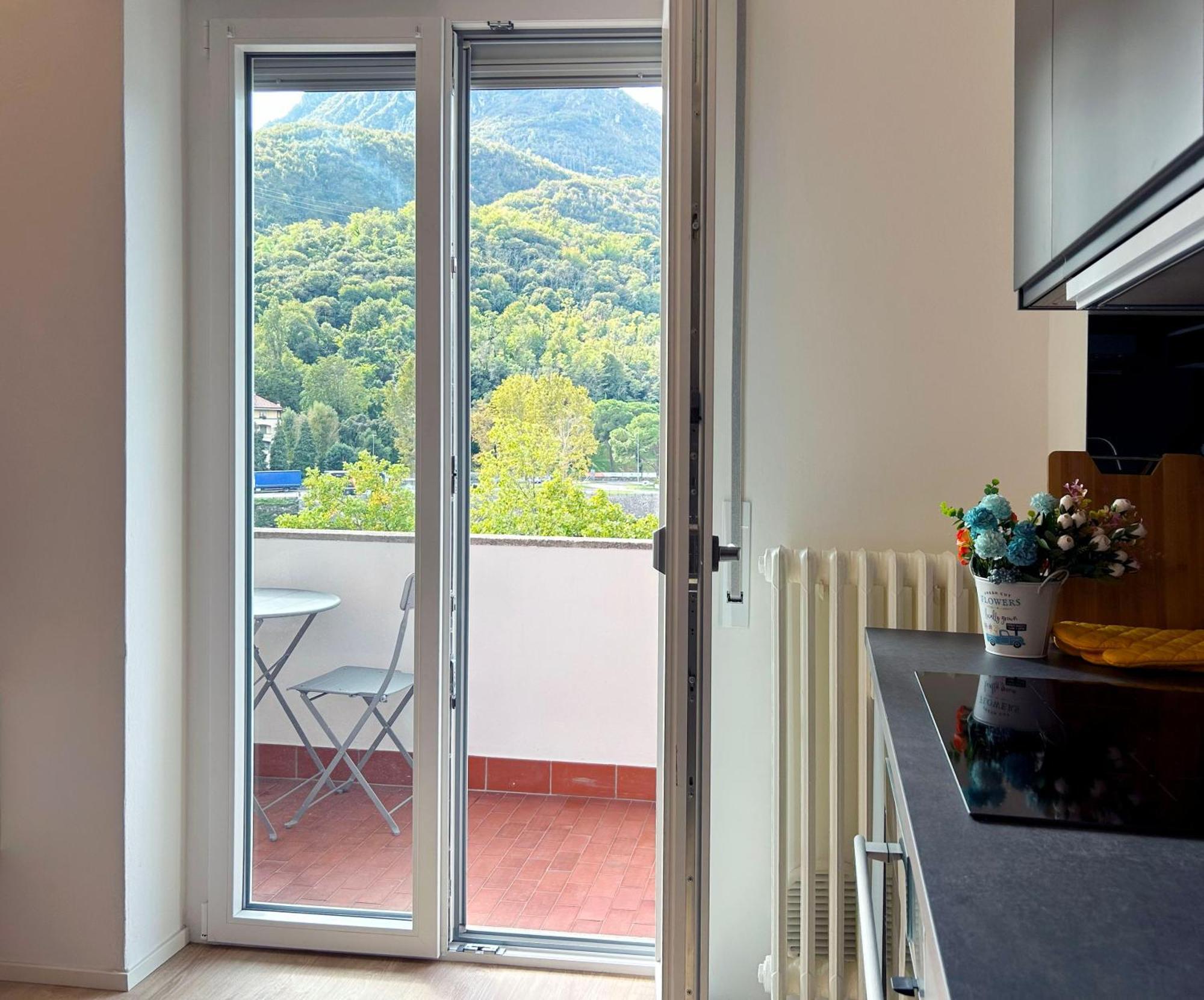 Lecco Lakefront Retreat 外观 照片
